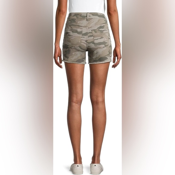 TIME AND TRU HIGH RISE CAMOUFLAGE RAW HEM DISTRESSED BUTTON FLY SHORT SIZE 18 - Picture 8 of 8